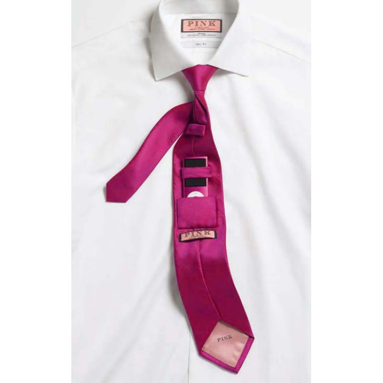 Una marca britnica de camisas disea una corbata para llevar el iPod.