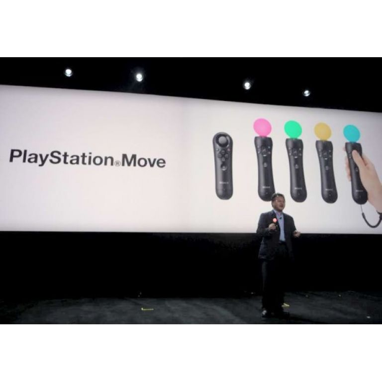 La PlayStation 3 present su nuevo comando detector de movimientos.